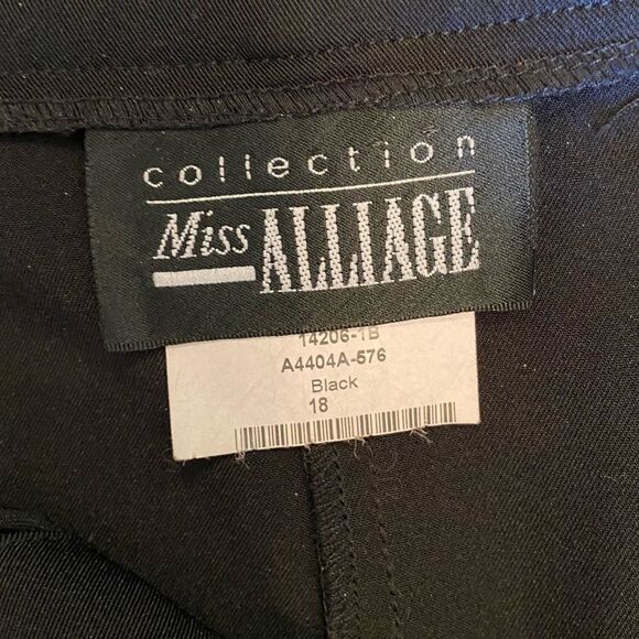 90s vintage black high waisted capri pants with embroidered butterflies - Picture 6 of 10